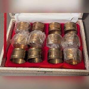 Spiegel Brass Napkin Ring Set in Warm Gold